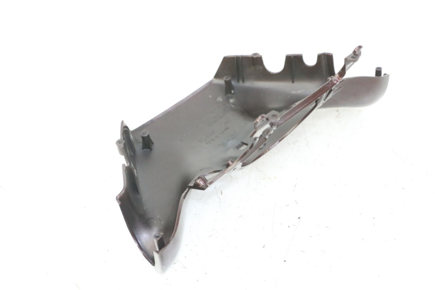 photo de COUVRE GUIDON ARRIERE APRILIA SCARABEO GT TOURING 125 (1999 - 2005)