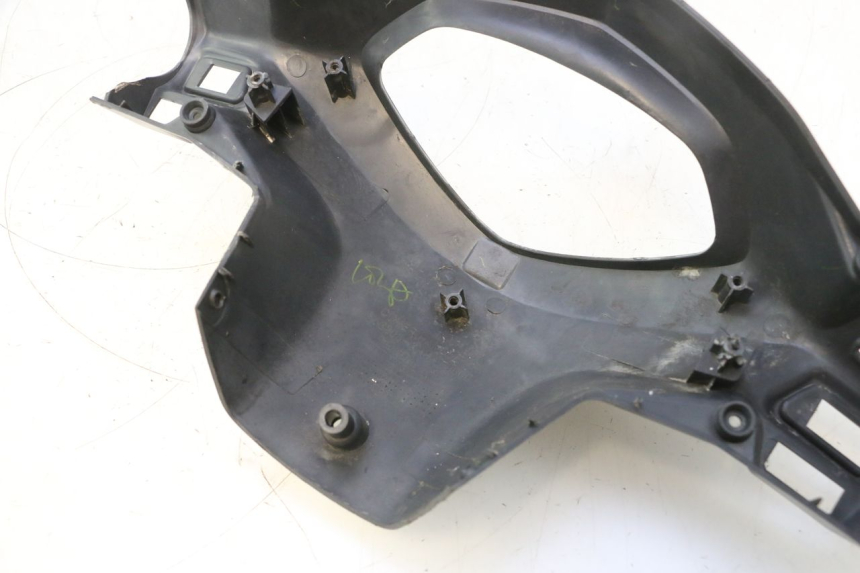 photo de COUVRE GUIDON ARRIERE HONDA SCV LEAD 100 (2003 - 2007) - Autre angle de vue