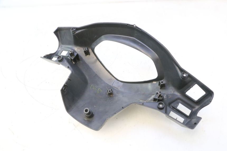 photo de COUVRE GUIDON ARRIERE HONDA SCV LEAD 100 (2003 - 2007) - Vue d’ensemble