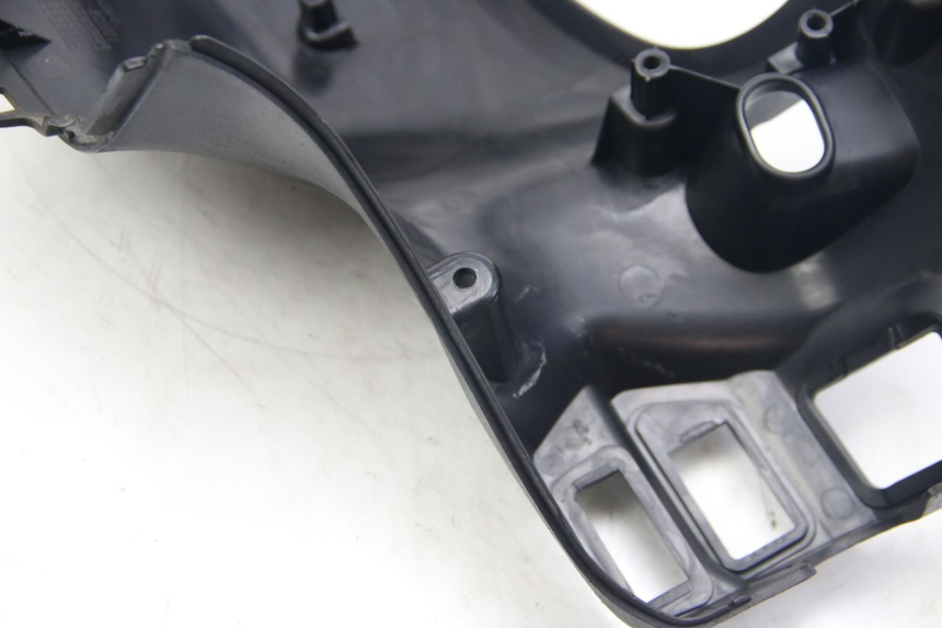 photo de COUVRE GUIDON ARRIERE SUZUKI SIXTEEN 125 (2008 - 2010)