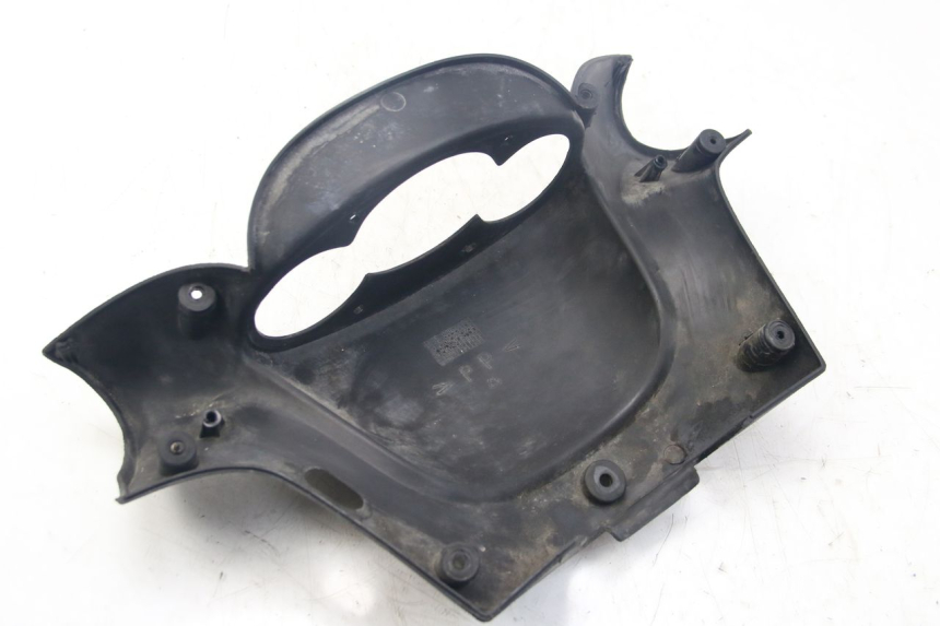 photo de COUVRE GUIDON ARRIERE MBK SKYLINER 125 (1998 - 2001)