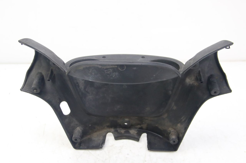 photo de COUVRE GUIDON ARRIERE MBK SKYLINER 125 (1998 - 2001)