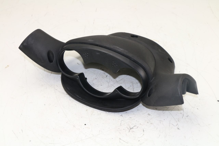 photo de COUVRE GUIDON ARRIERE MBK SKYLINER 125 (1998 - 2001)