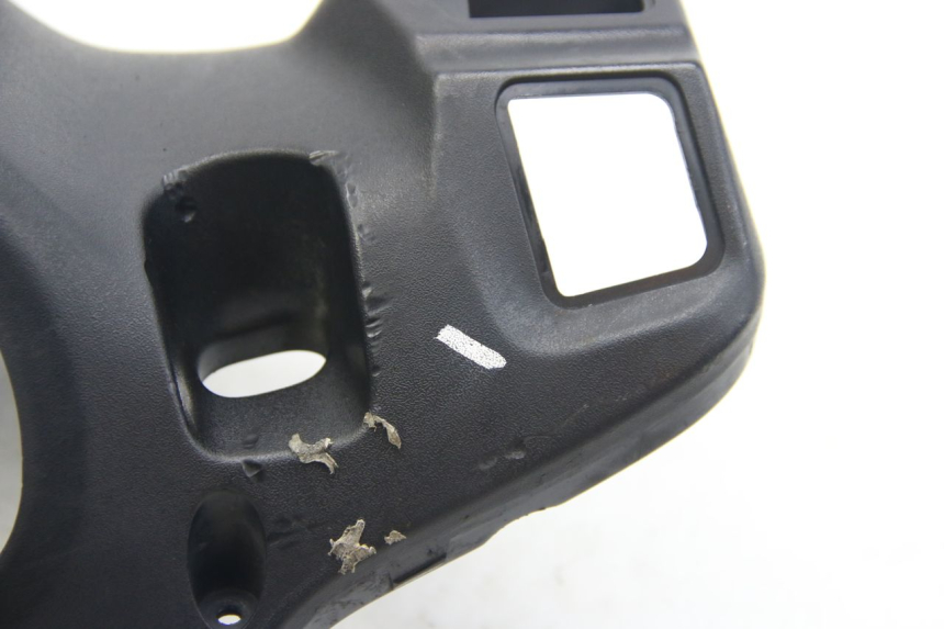 photo de COUVRE GUIDON ARRIERE SUZUKI SIXTEEN 125 (2008 - 2010)