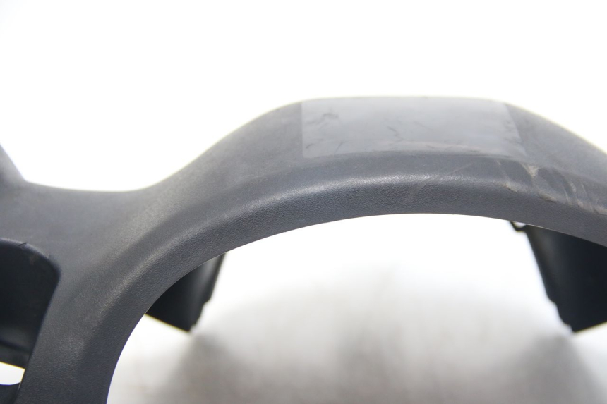 photo de COUVRE GUIDON ARRIERE SUZUKI SIXTEEN 125 (2008 - 2010)