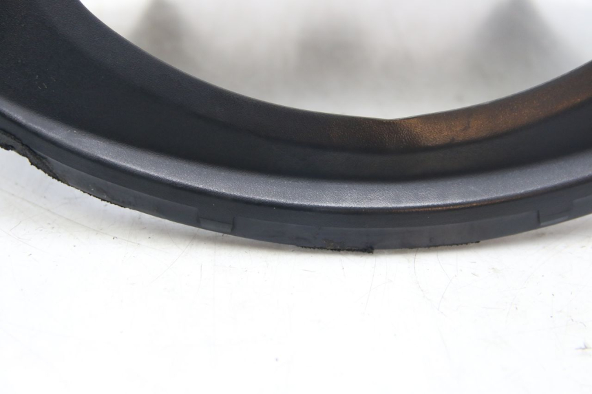photo de COUVRE GUIDON ARRIERE SUZUKI SIXTEEN 125 (2008 - 2010)