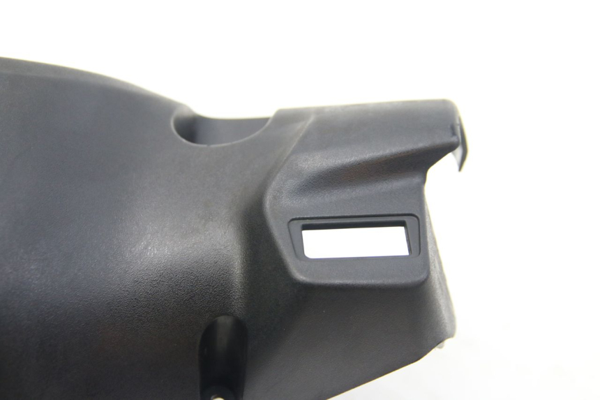 photo de COUVRE GUIDON ARRIERE SUZUKI SIXTEEN 125 (2008 - 2010)