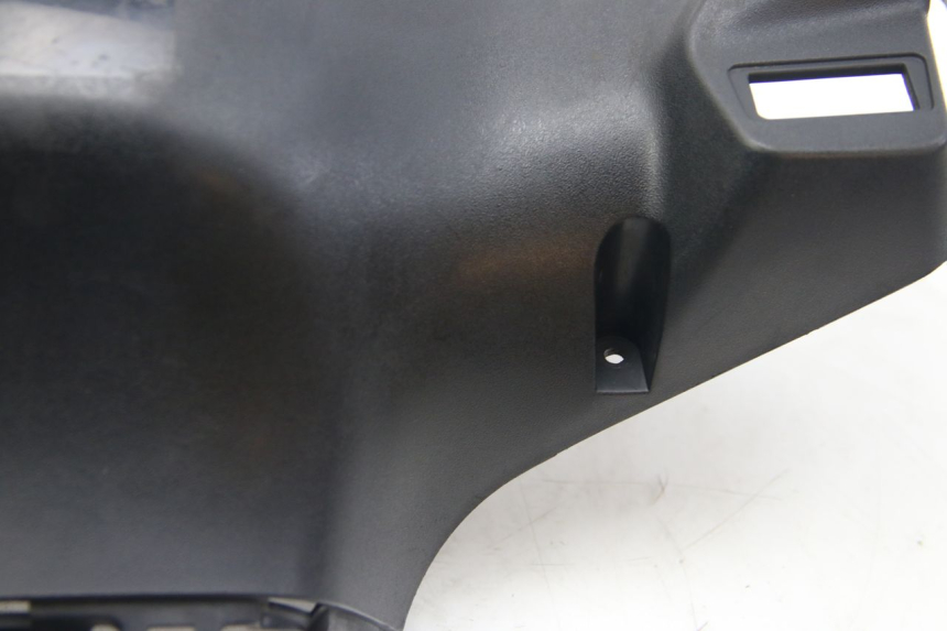photo de COUVRE GUIDON ARRIERE SUZUKI SIXTEEN 125 (2008 - 2010)