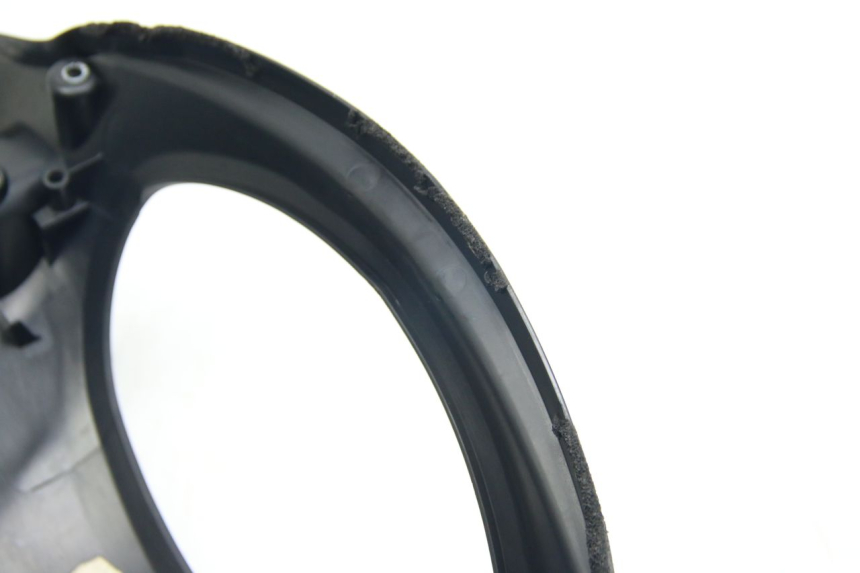 photo de COUVRE GUIDON ARRIERE SUZUKI SIXTEEN 125 (2008 - 2010)