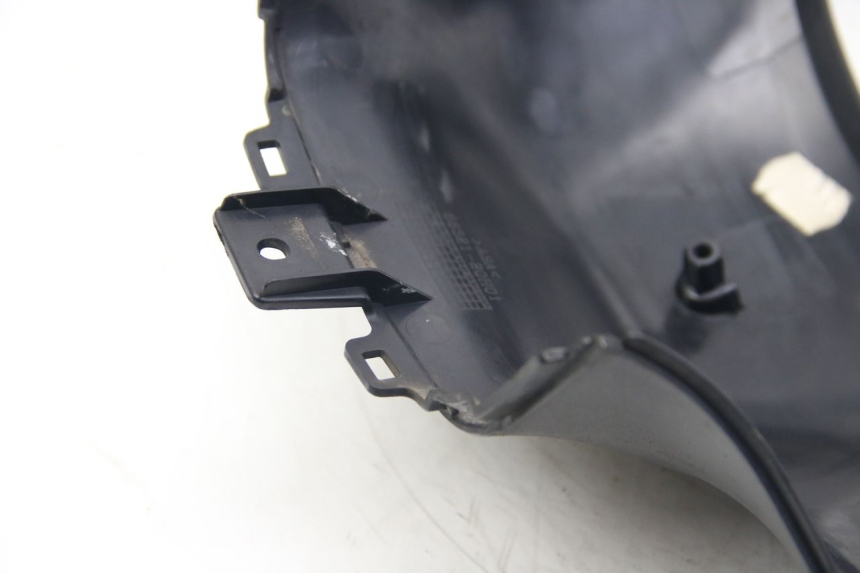 photo de COUVRE GUIDON ARRIERE SUZUKI SIXTEEN 125 (2008 - 2010)
