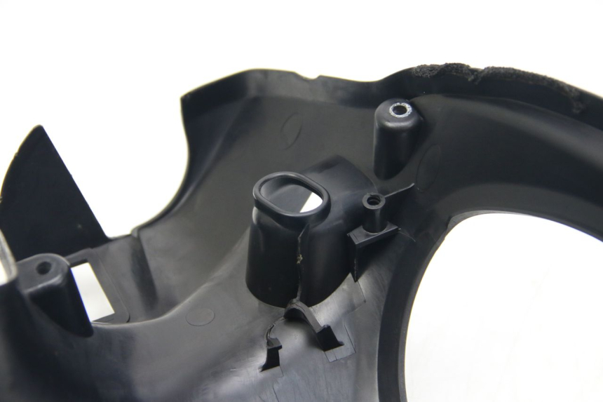 photo de COUVRE GUIDON ARRIERE SUZUKI SIXTEEN 125 (2008 - 2010)