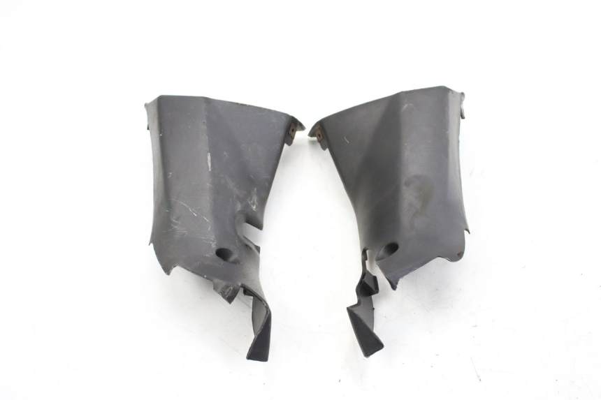 photo de COUVRE GUIDON ARRIERE SUZUKI UH BURGMAN 125 (2002 - 2006)