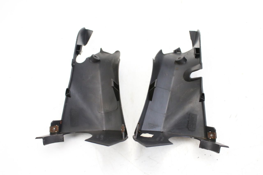 photo de COUVRE GUIDON ARRIERE SUZUKI UH BURGMAN 125 (2002 - 2006)