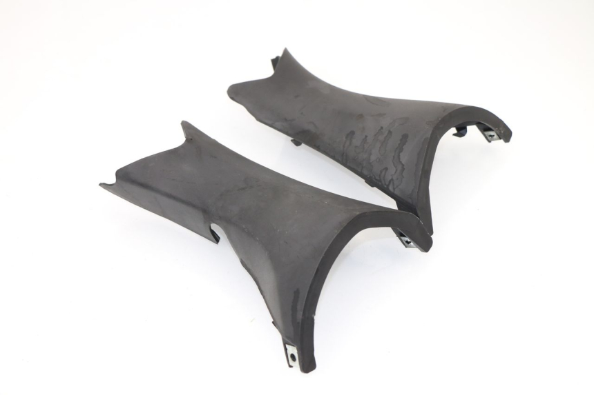 photo de COUVRE GUIDON ARRIERE SYM GTS 250 (2005 - 2008)