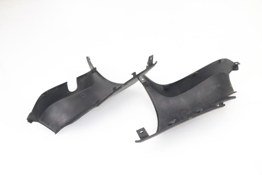 photo de COUVRE GUIDON ARRIERE SYM MAXSYM I 400 (2011 - 2016)