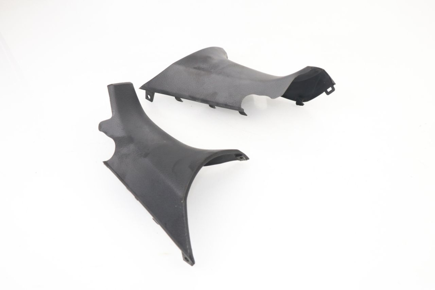 photo de COUVRE GUIDON ARRIERE SYM MAXSYM I 400 (2011 - 2016)