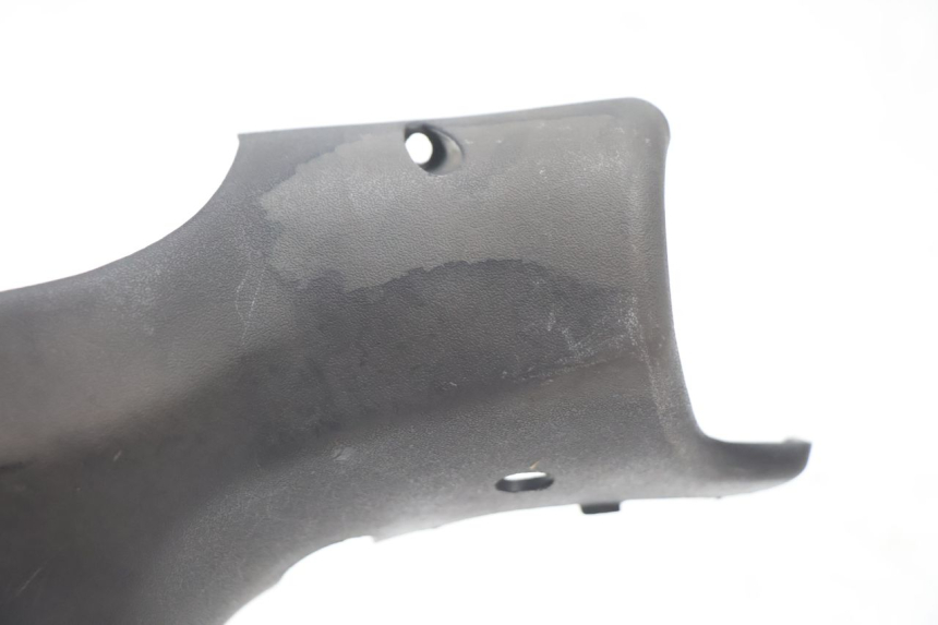 photo de COUVRE GUIDON ARRIERE PEUGEOT TREKKER TKR 50 (2005 - 2014) - Autre angle de vue