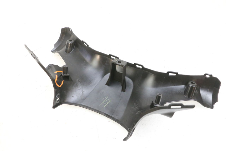 photo de COUVRE GUIDON ARRIERE YAMAHA TRICITY 300 (2020 - 2024) - Vue d’ensemble