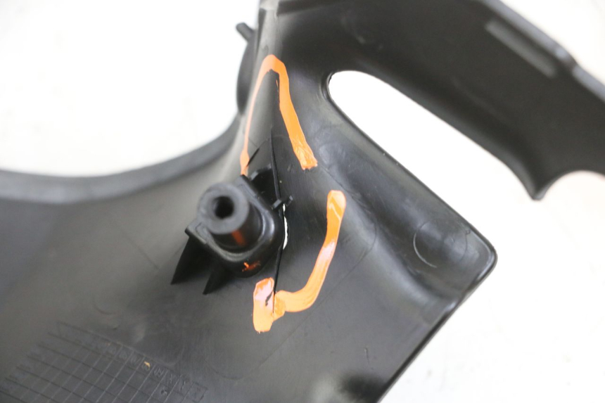 photo de COUVRE GUIDON ARRIERE YAMAHA TRICITY 300 (2020 - 2024) - État de surface