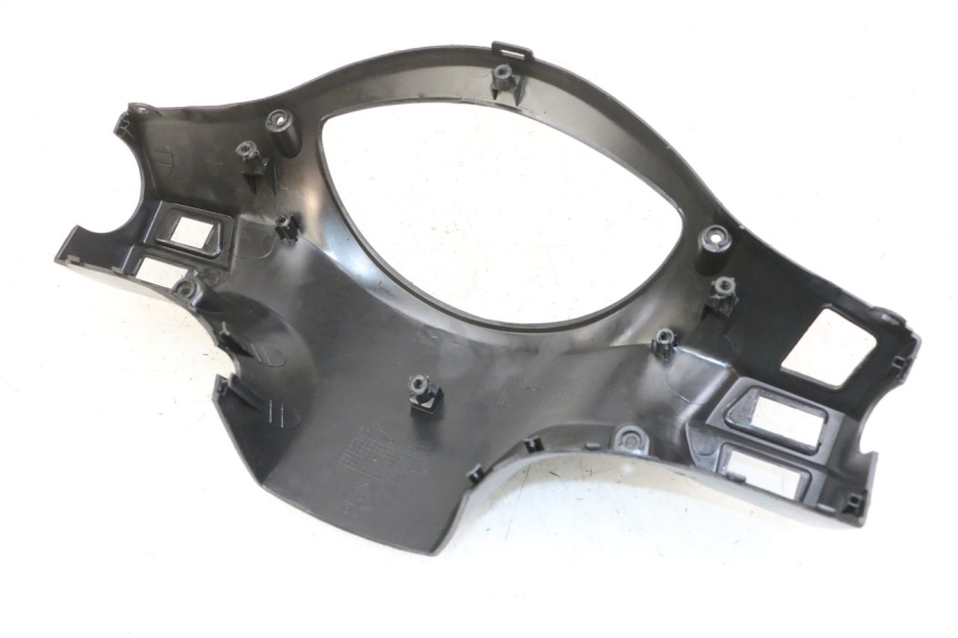 photo de COUVRE GUIDON ARRIERE PEUGEOT TWEET PRO CARGO 50 (2018 - 2020) - Points de fixation