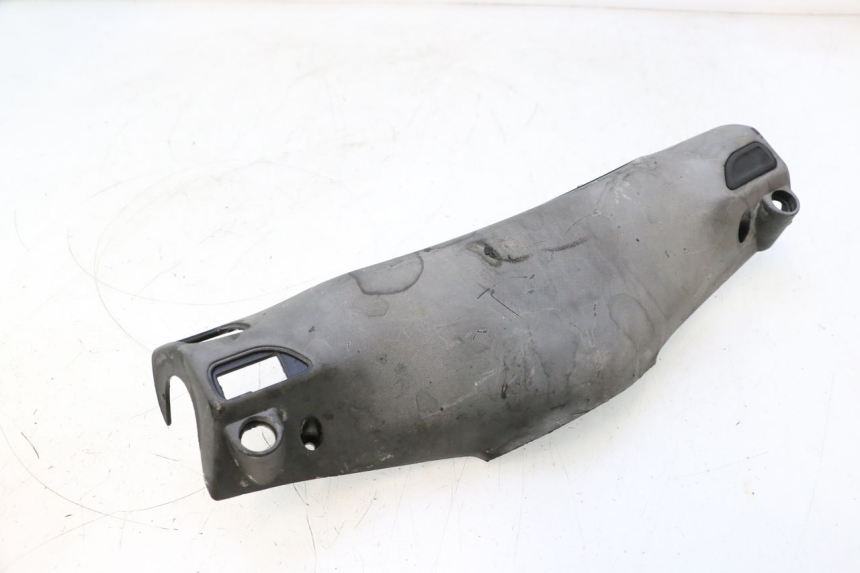photo de COUVRE GUIDON ARRIERE PIAGGIO TYPHOON 50 (2000 - 2009) - Points de fixation