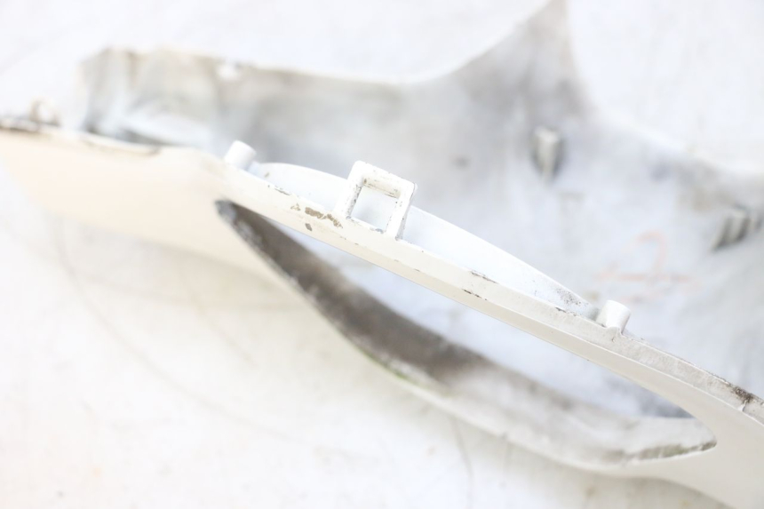 photo de COUVRE GUIDON ARRIERE PIAGGIO VESPA GTS SUPER IE 125 (2009 - 2016) - Gros plan technique