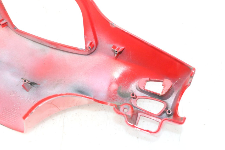 photo de COUVRE GUIDON ARRIERE PIAGGIO VESPA S 2T 50 (2007 - 2014) - Zoom composants