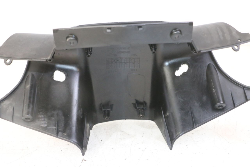 photo de COUVRE GUIDON ARRIERE PEUGEOT VIVACITY NEW 4T 50 (2008 - 2017)