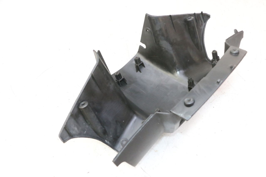 photo de COUVRE GUIDON ARRIERE PEUGEOT VIVACITY NEW 4T 50 (2008 - 2017)