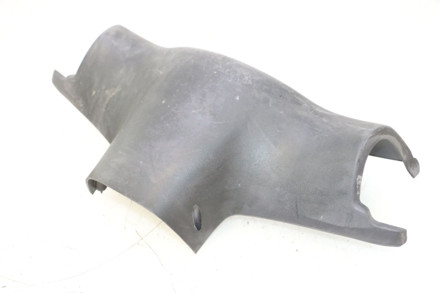 photo de COUVRE GUIDON ARRIERE PEUGEOT VIVACITY 50 (1998 - 2003) - Autre angle de vue