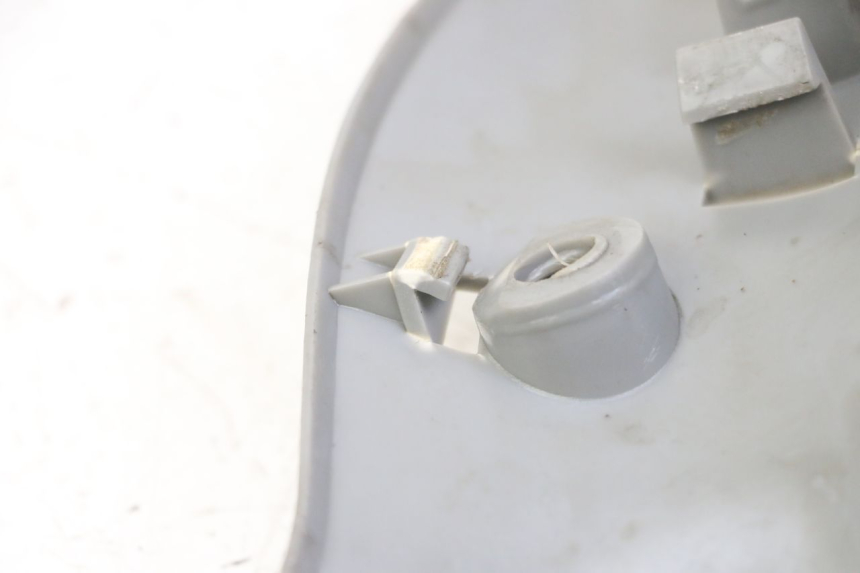 photo de COUVRE GUIDON ARRIERE YAMAHA WHY 50 (1998 - 2000)