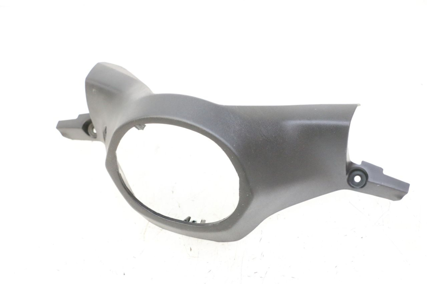 photo de COUVRE GUIDON ARRIERE YAMAHA XMAX X-MAX 125 (2021 - 2025) - Détail de la pièce