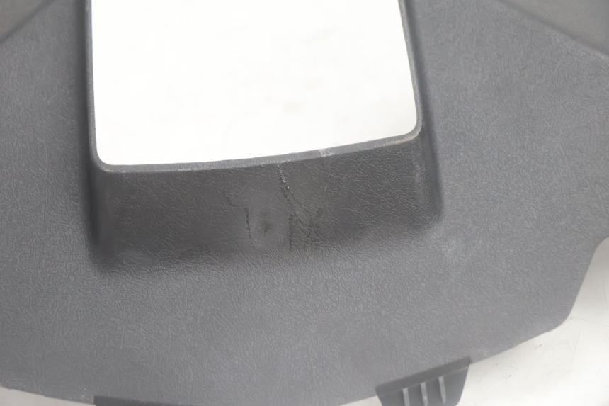 photo de COUVRE GUIDON ARRIERE YAMAHA XMAX X-MAX 125 (2006 - 2009) - Détail de la pièce
