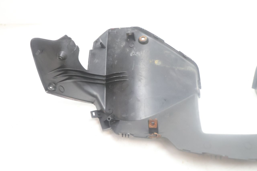 photo de COUVRE GUIDON ARRIERE YAMAHA XMAX X-MAX 125 (2006 - 2009) - Gros plan technique