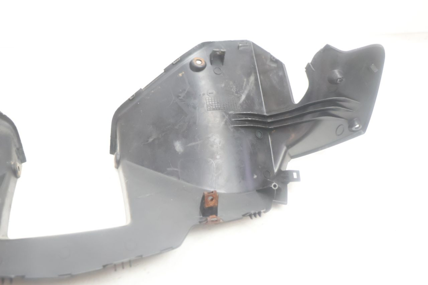 photo de COUVRE GUIDON ARRIERE YAMAHA XMAX X-MAX 125 (2006 - 2009) - Vue d’ensemble