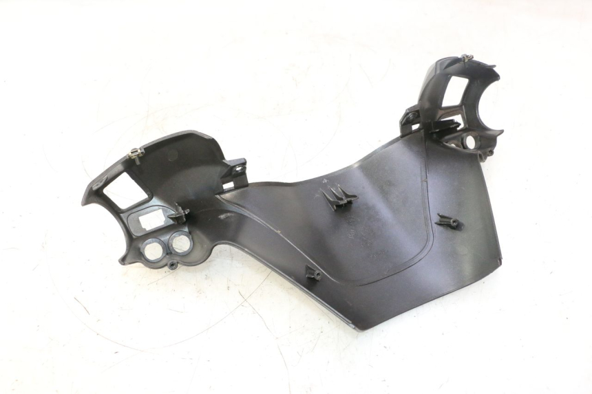 photo de COUVRE GUIDON ARRIERE PIAGGIO X8 STREET 125 (2006 - 2007) - Points de fixation