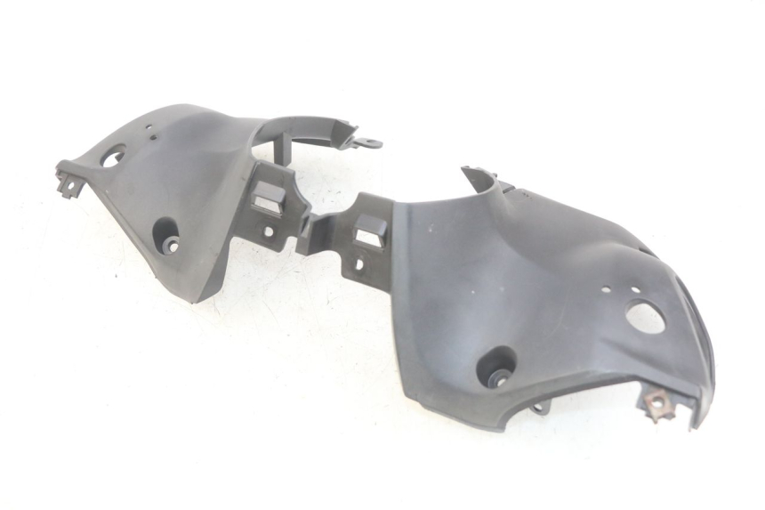 photo de COUVRE GUIDON ARRIERE YAMAHA HW XENTER 125 (2011 - 2017)