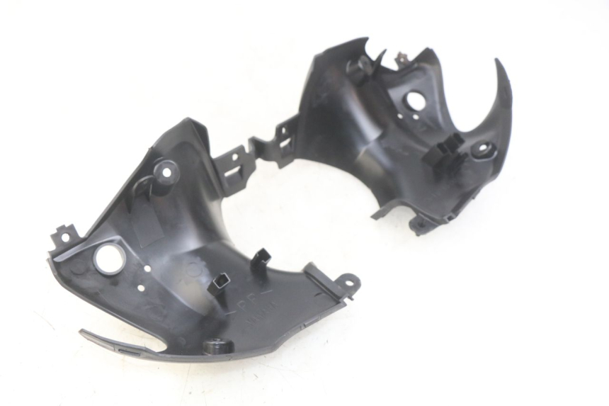 photo de COUVRE GUIDON ARRIERE YAMAHA HW XENTER 125 (2011 - 2017)