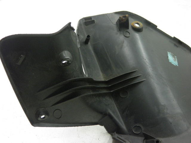 photo de COUVRE GUIDON ARRIERE YAMAHA XMAX X-MAX 125 (2006 - 2009)