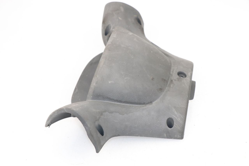 photo de COUVRE GUIDON ARRIERE YAMAHA YP MAJESTY 125 (1998 - 2001)