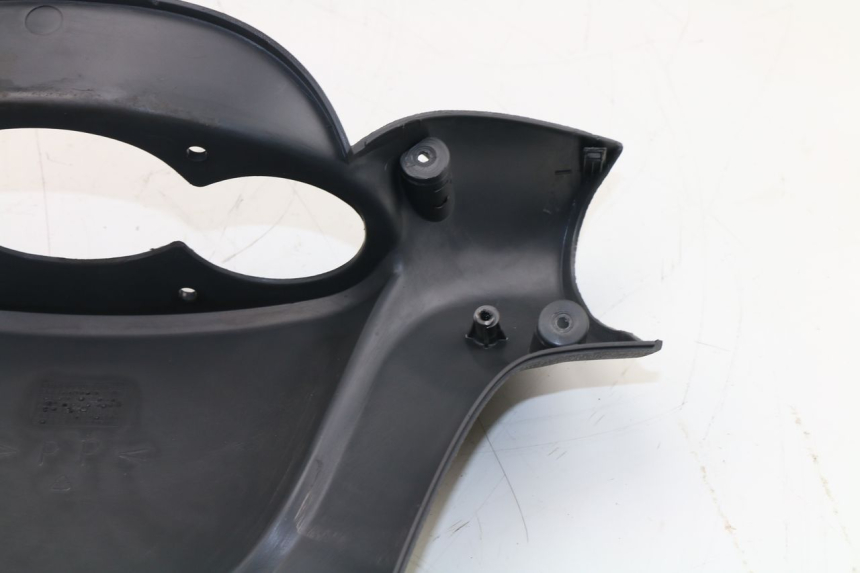photo de COUVRE GUIDON ARRIERE YAMAHA YP MAJESTY 125 (2007 - 2010)