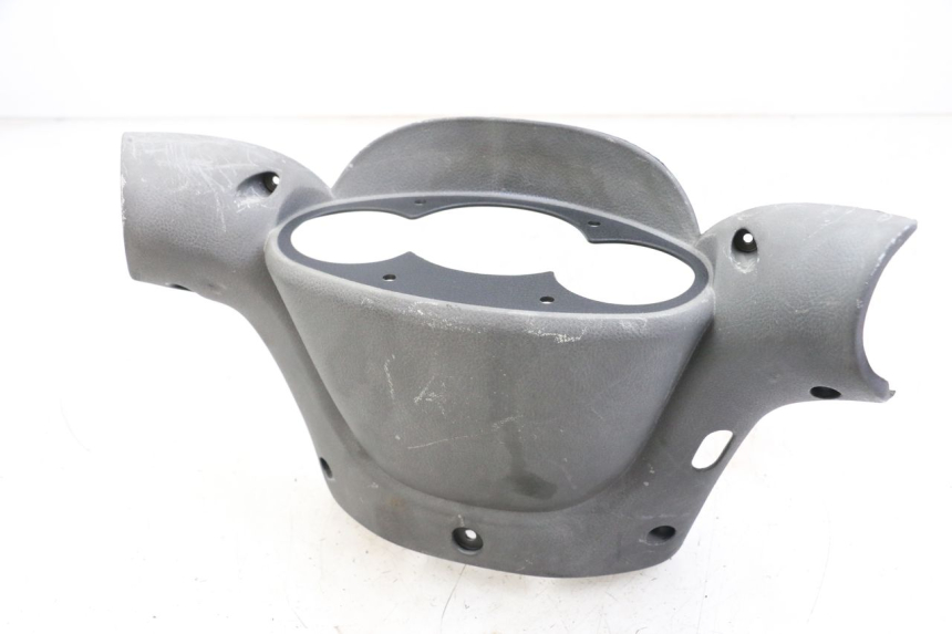 photo de COUVRE GUIDON ARRIERE YAMAHA YP MAJESTY 125 (2002 - 2006)