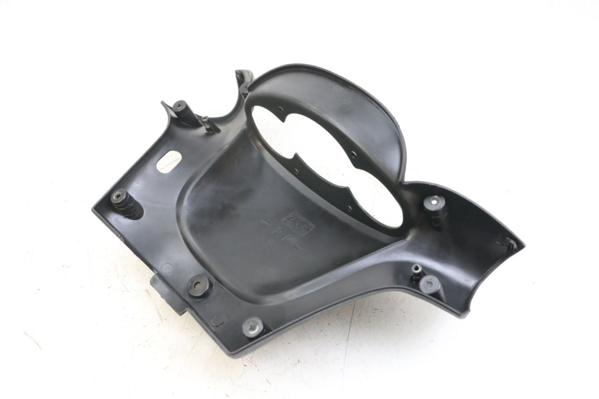 photo de COUVRE GUIDON ARRIERE YAMAHA YP MAJESTY 125 (2002 - 2006)