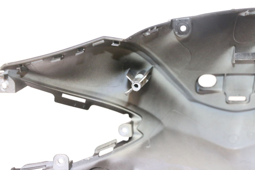 photo de COUVRE GUIDON AVANT KYMCO AGILITY 16+ 4T 50 (2018 - 2023) - État de surface