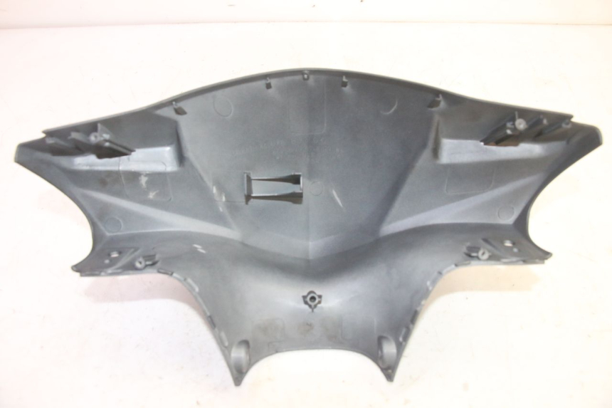 photo de COUVRE GUIDON AVANT KYMCO AGILITY 4T 50 (2018 - 2022) - Gros plan technique