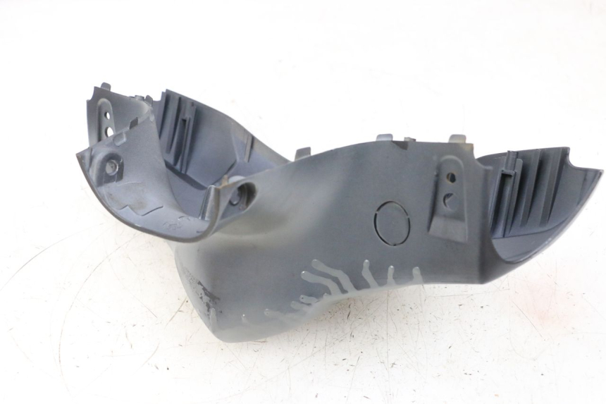 photo de COUVRE GUIDON AVANT KYMCO AGILITY 4T 50 (2018 - 2022) - Gros plan technique