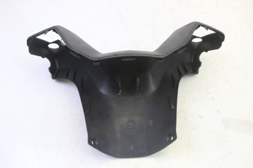 photo de COUVRE GUIDON AVANT SUZUKI BURGMAN 125 (2007 - 2014)