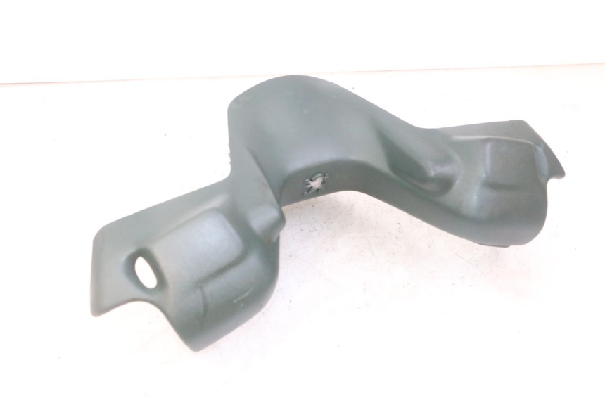 photo de COUVRE GUIDON AVANT PEUGEOT ELYSEO 125 (1999 - 2004)