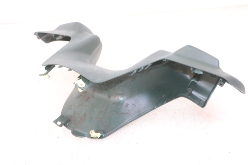 photo de COUVRE GUIDON AVANT PEUGEOT ELYSEO 125 (1999 - 2004)
