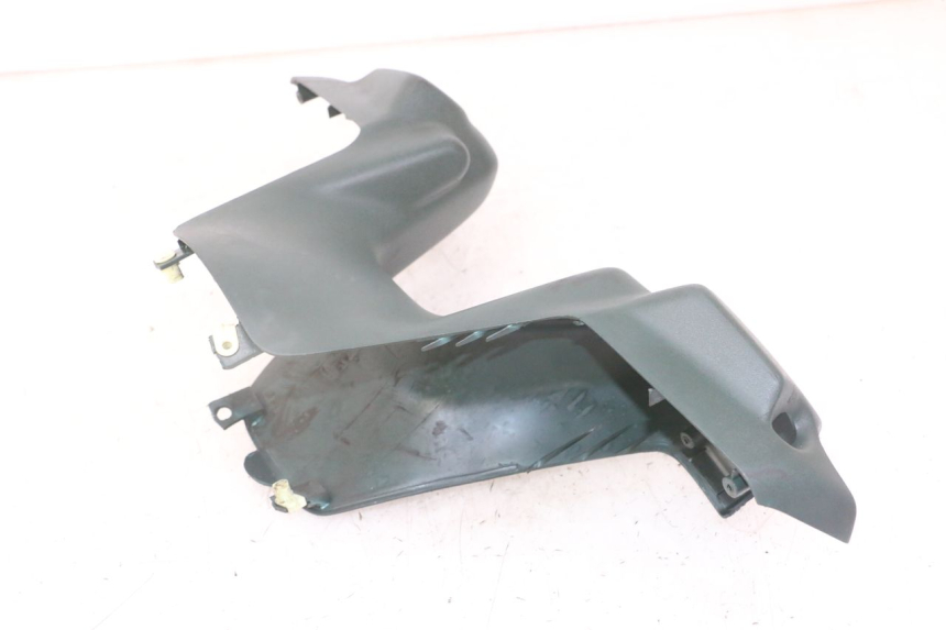 photo de COUVRE GUIDON AVANT PEUGEOT ELYSEO 125 (1999 - 2004)